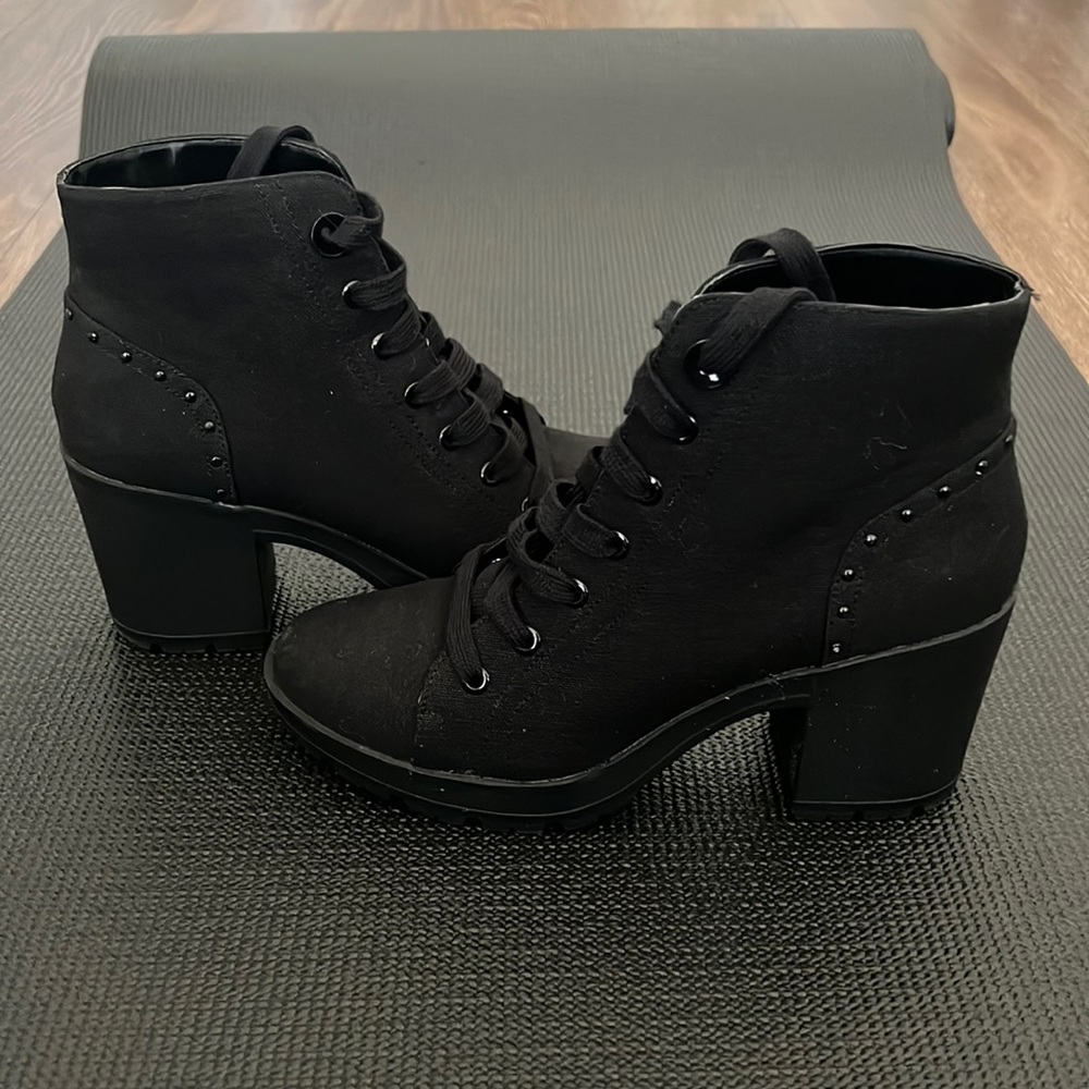 Mix No.6 Black small healed combat style boot